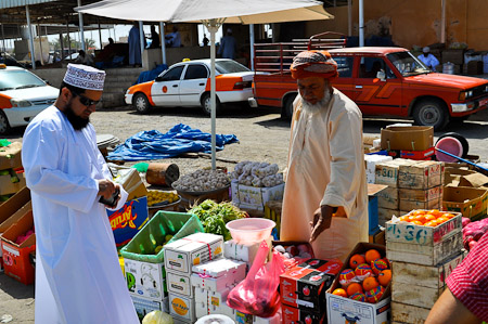 Woensdag 9 maart 2011 -  Muscat - Oman - de groentenmarkt in Barkha