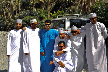 Woensdag 9 maart 2011 -  Muscat - Oman - onze vrolijke begeleiders in Wadi Bani Auf